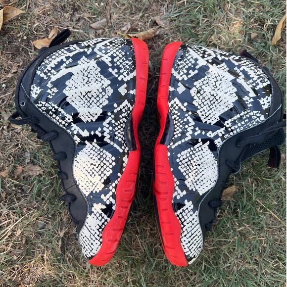 Nike Air Foamposite One Albino Snakeskers  Boy’s Size 13C (3B-BX) - Picture 5 of 9